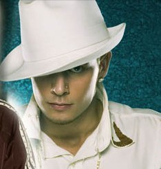 CHAPEAU DE MATT IL ES BEAU CE MEC